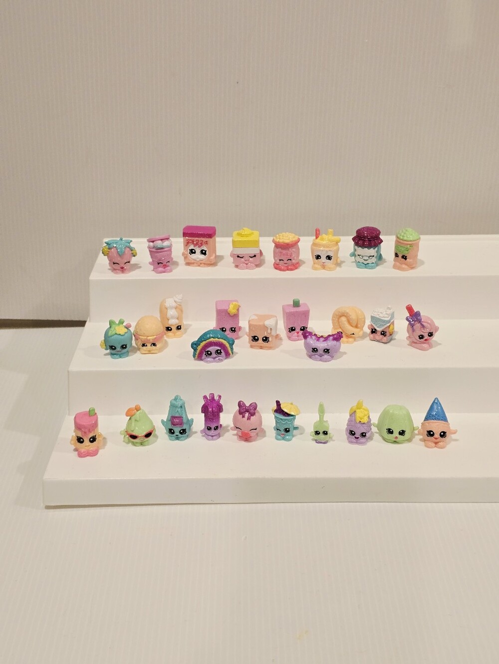 Shopkins Exclusive Mystery 3 Diamond Edition Glittery Figure Set